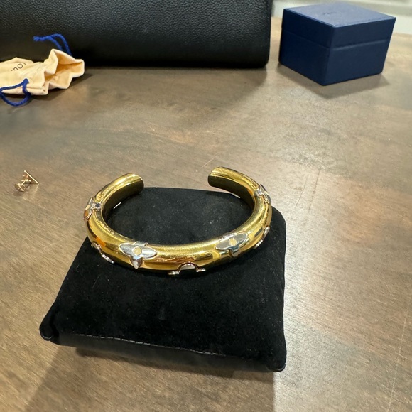 LV gold bracelet - Picture 1 of 4